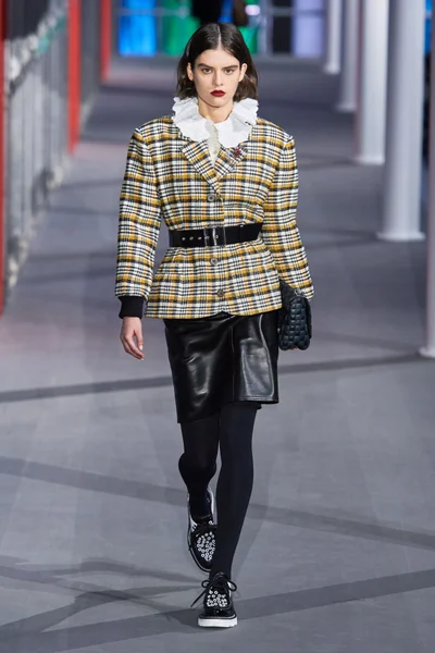 Look 40